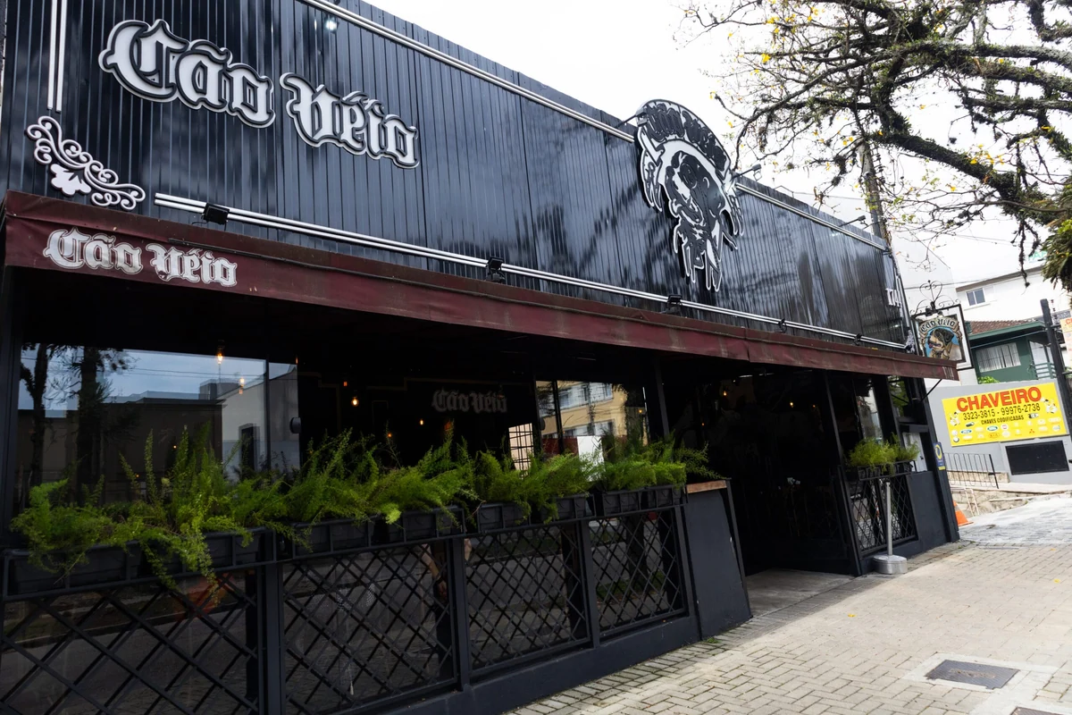 Fachada do Cão Véio Curitiba